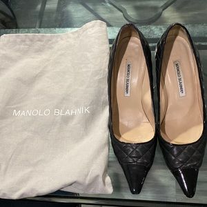 Designer Manola Blahnik black leather shoes w/quilted  pattern covering shoes